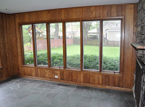 4th image of 831 N Harvard Ave
