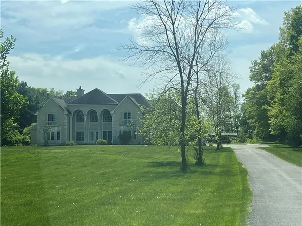 18 Pray Lane, La Grange Ville, NY 12540