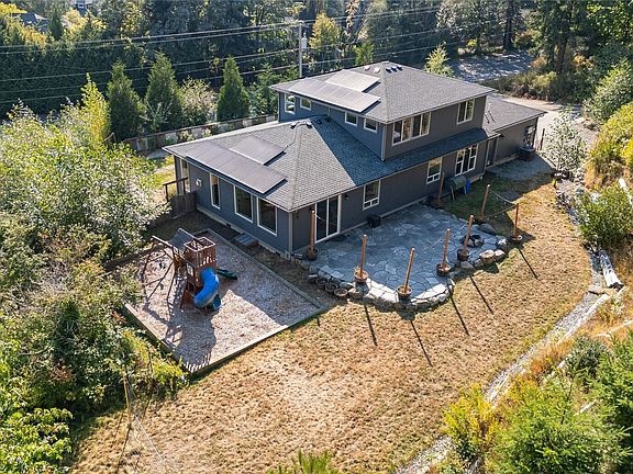 2nd image of 689 Chuckanut Drive N