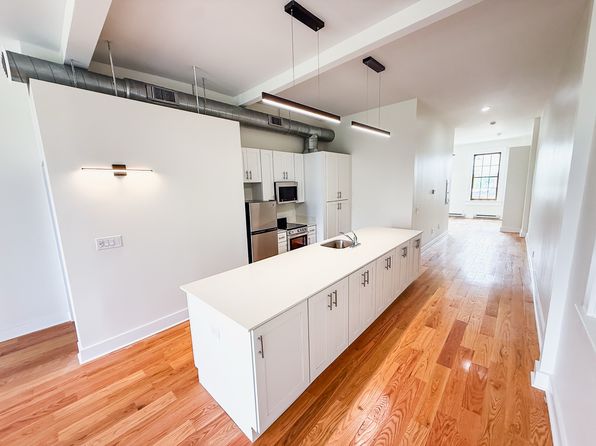 23 E Main St #302