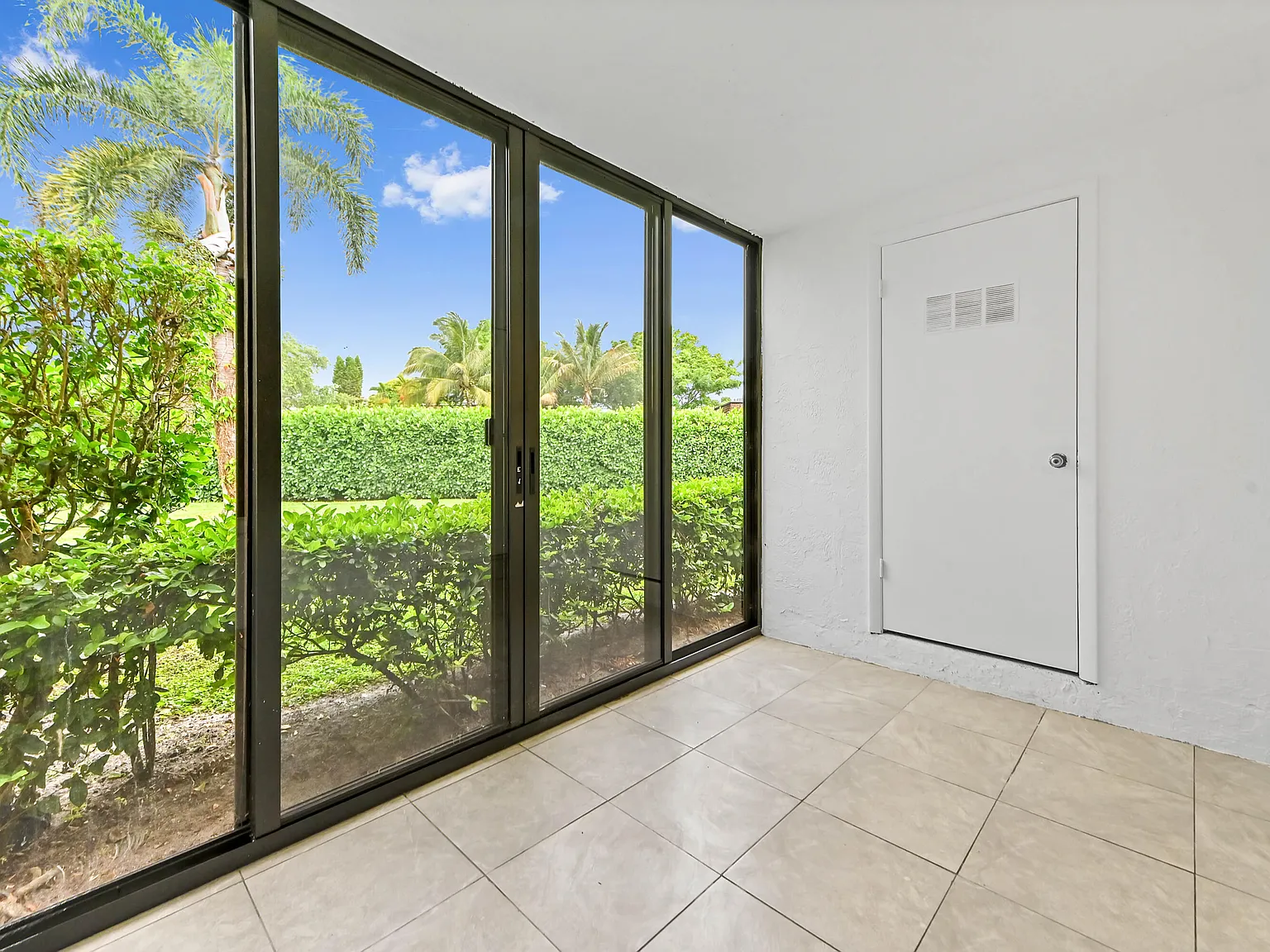 2 bed, 2.0 bath, 937 sqft, $1,700 — Photo 4