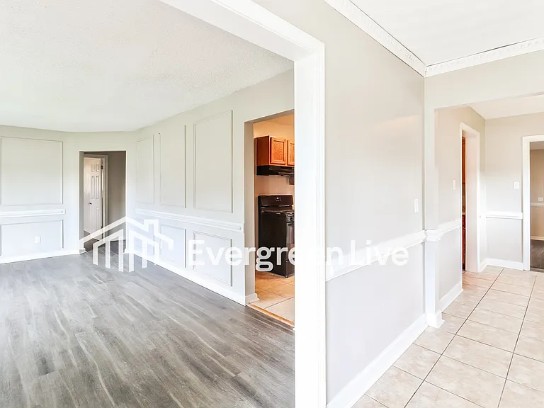 521 Weaver Cir — Photo 14