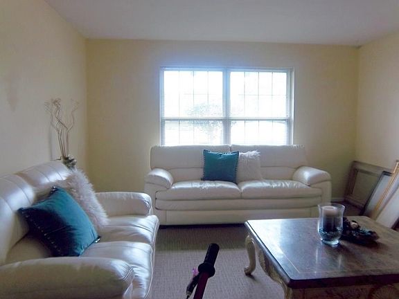 4th image of 1108 NE 55th St