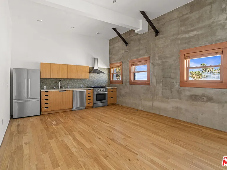 8 Brooks Ave #13 — Photo 7