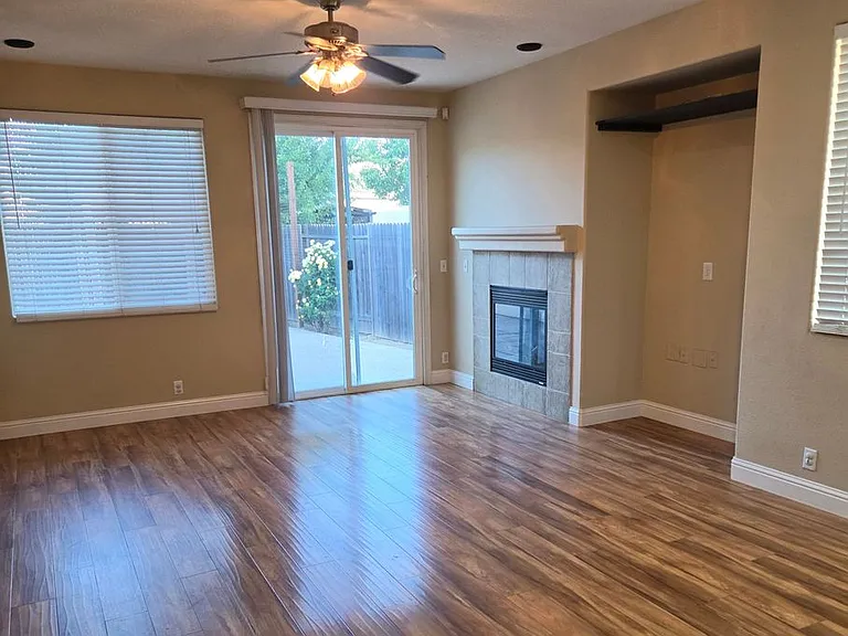 10140 Van Brocklin Way — Photo 3
