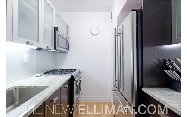 Rented by Douglas Elliman | media 36