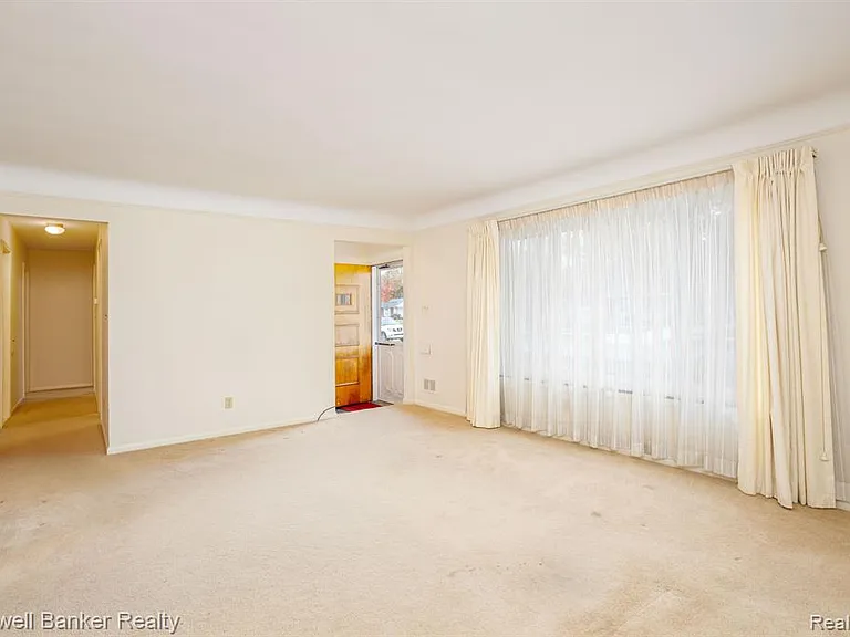 20571 Brooklawn Dr — Photo 13