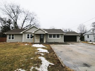1425 Ashworth Rd, West Des Moines, IA 50265