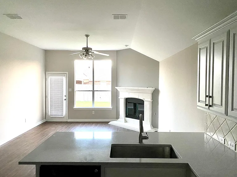 2692 Lake Ridge Dr — Photo 8