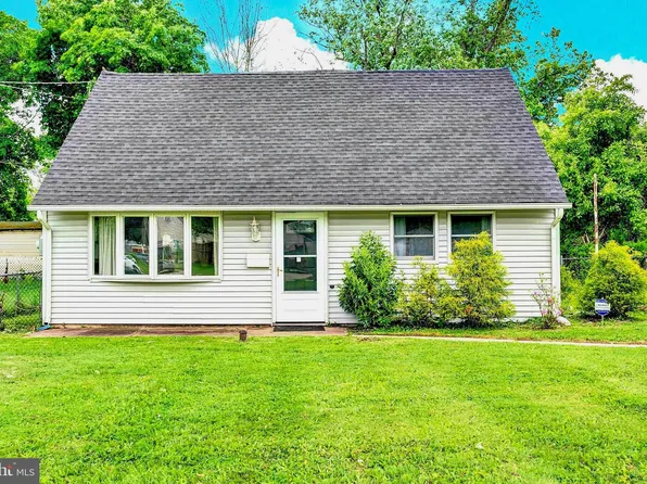 103 Glen Mawr Dr, Ewing, NJ 08618