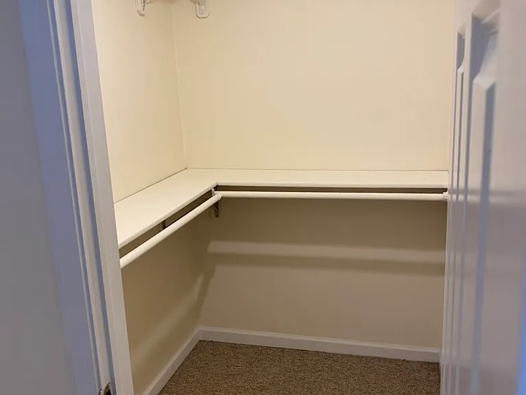 1221 W Nelson St #1F — Photo 13