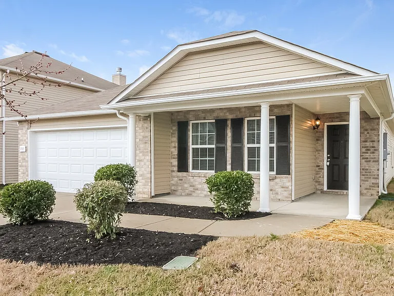233 Campfire Dr — Photo 1