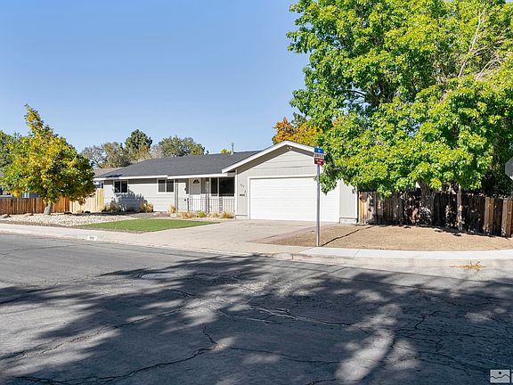 2nd image of 900 Sonoma St
