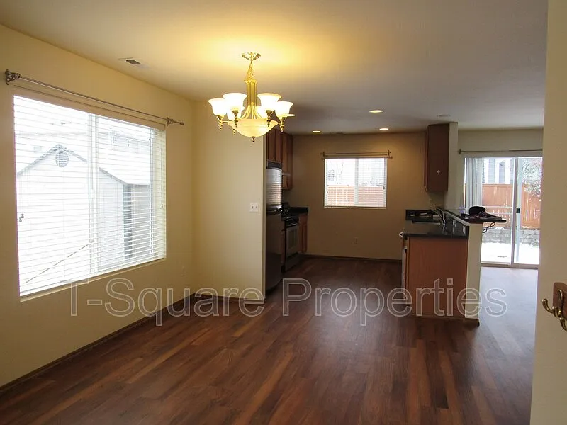 3 bed, 2.5 bath, 1901 sqft, $3,400 — Photo 3