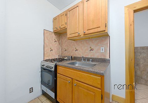 3rd image of 140A Lexington Ave #3R