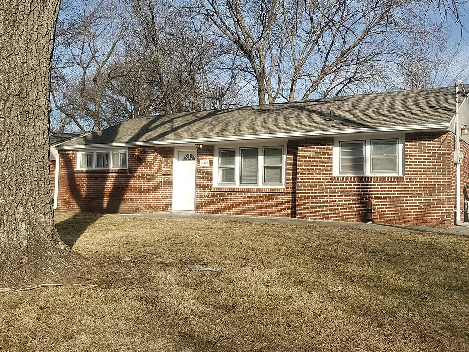 4400 Sycamore Dr