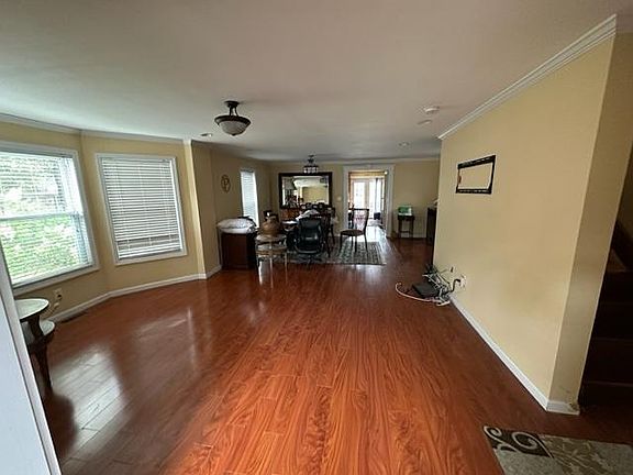 3rd image of 548 Eagle Rock Ave