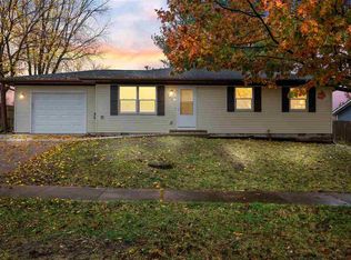 915 Prairie Ridge Rd, North Liberty, IA 52317