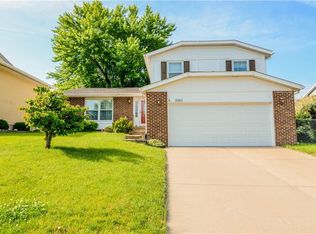 3981 N Northbrook Dr, Decatur, IL 62526