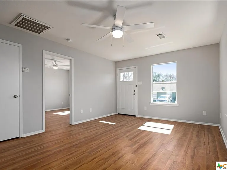 1202 Hillyer St — Photo 7