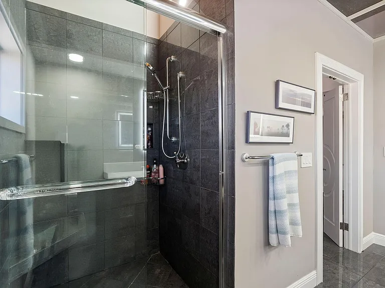 16 Portside Dr #16C — Photo 73