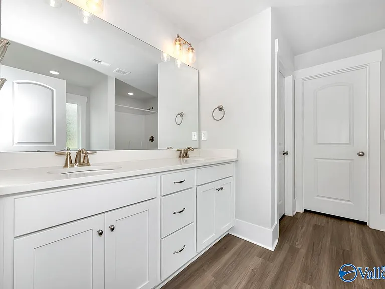 100 River Springs Ct — Photo 18