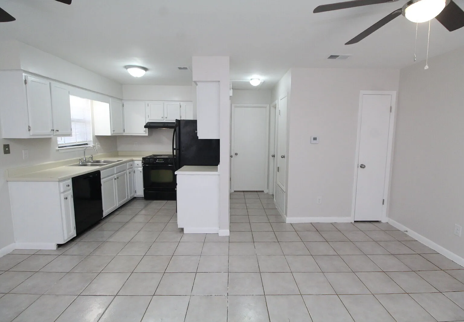 1 bed, 1.0 bath, 620 sqft, $975 — Photo 4
