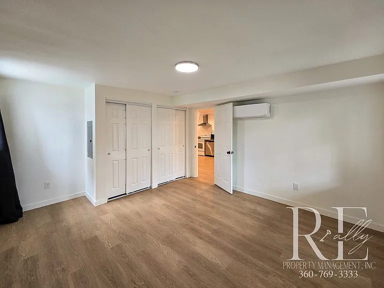 323 Summit Ave S — Photo 7