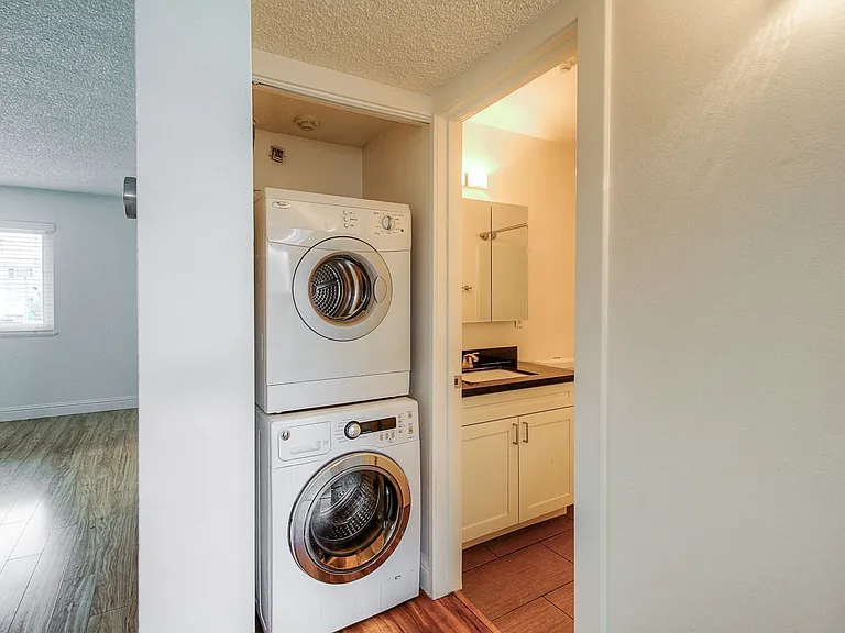 1532 Atlanta Ct #7 — Photo 13