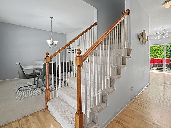4th image of 1115 SE Bluegrass Cir