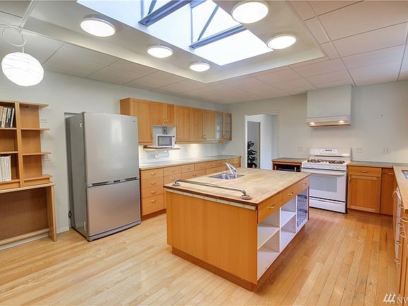 4th image of 13520 228th St SE