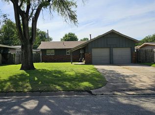 1339 N Pleasantview Dr, Derby, KS 67037