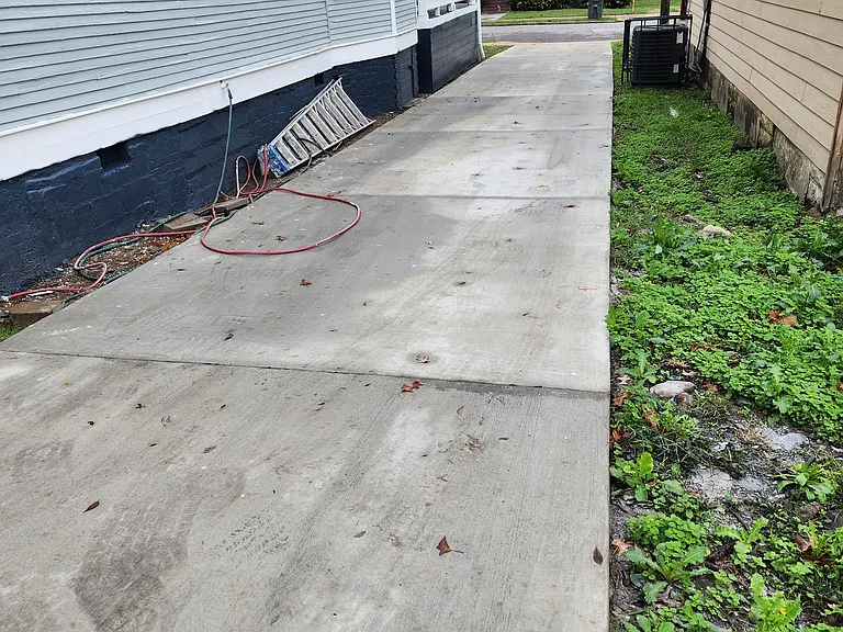 911 Polk Ave — Photo 8