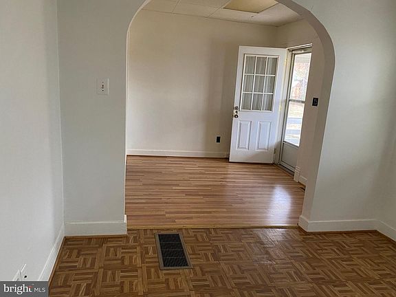 5th image of 4002 Post St