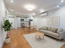 198A Kent St, Brooklyn, NY