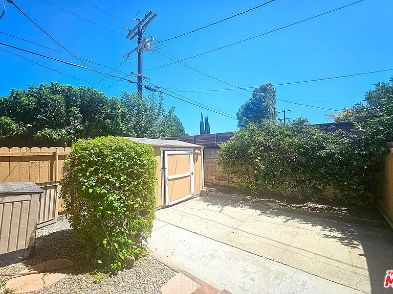 6946 1/2 Jellico Ave — Photo 26