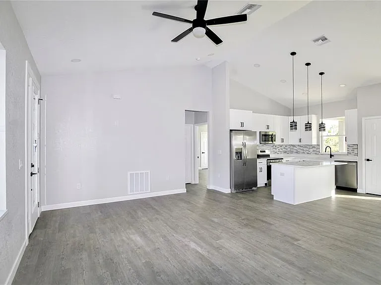 7335 Domenico St — Photo 7