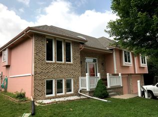 6618 N 106th St, Omaha, NE 68122