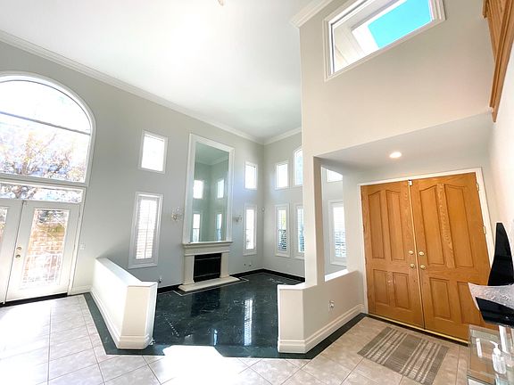 3rd image of 7248 Whitehall Ln