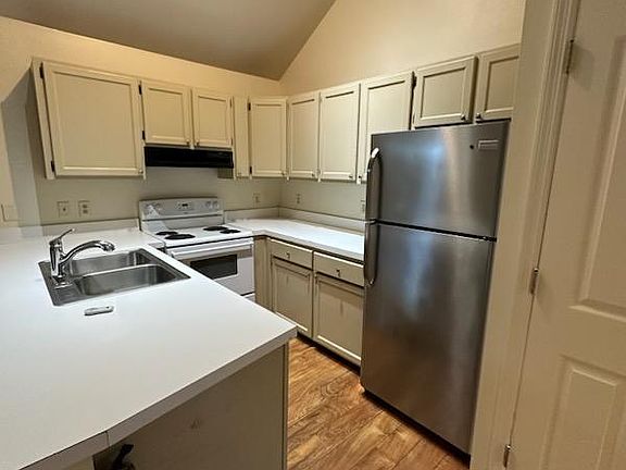 3rd image of 111 Palmetto St