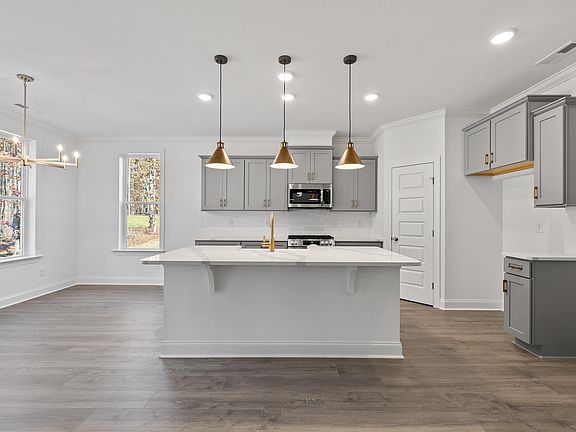 7th image of this home