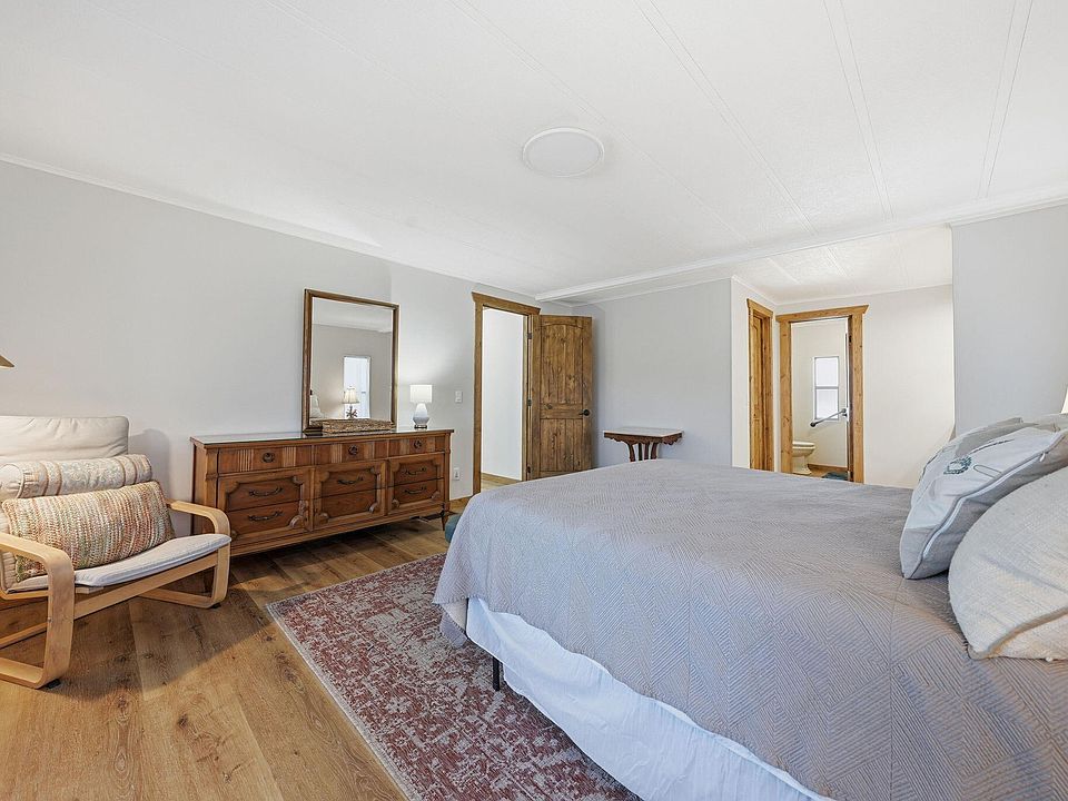 16th image of 115 Willow Way
