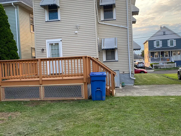 429 Hancock St — Photo 9