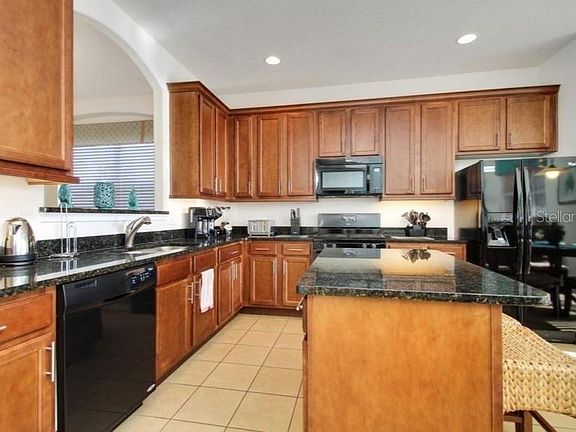 5th image of 4401 Acorn Ct