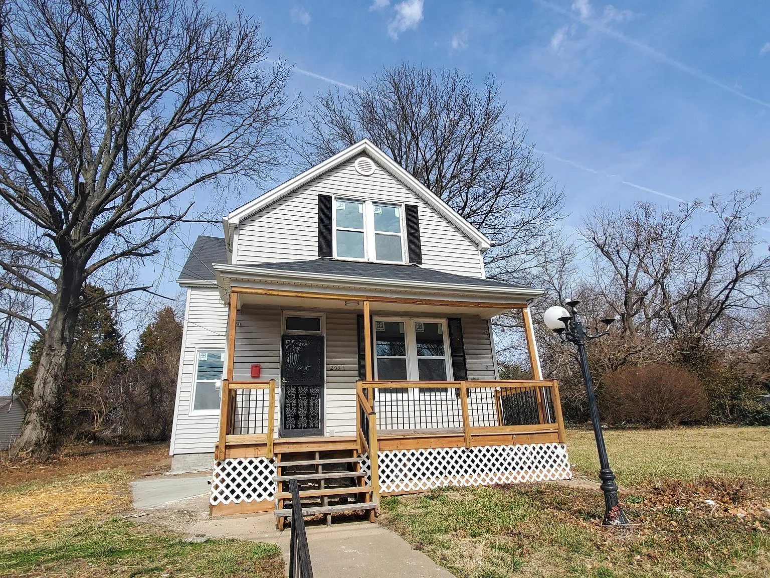 4 bed, 1369 sqft, $1,500 — Photo 1