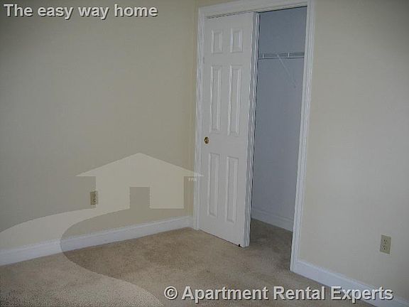2nd image of 460 Green St APT 4