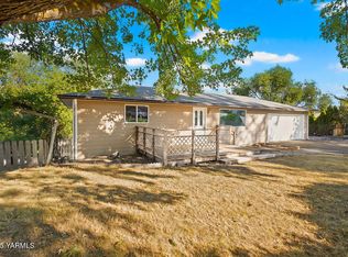 212 Anchor Loop, Selah, WA 98942