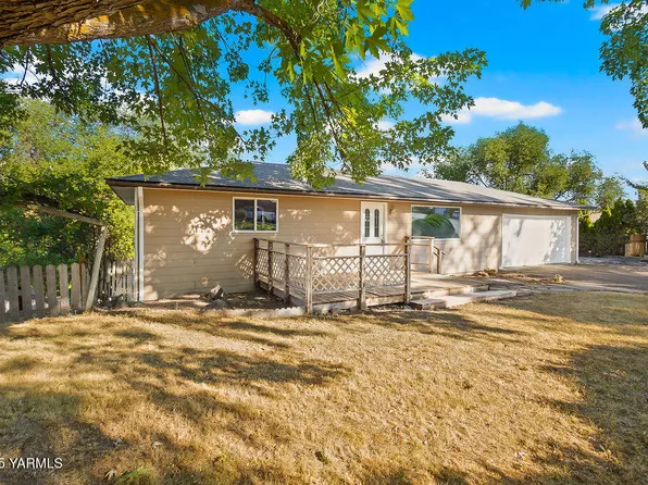 212 Anchor Loop, Selah, WA 98942