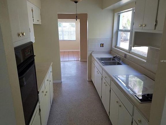 5th image of 4000 Overlook Dr NE