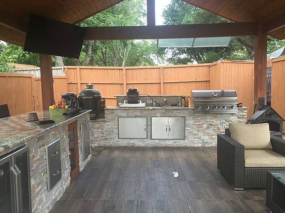 Outdoor Kitchen